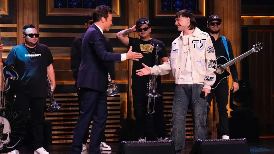 Peso Pluma hizo historia en el programa de Jimmy Fallon