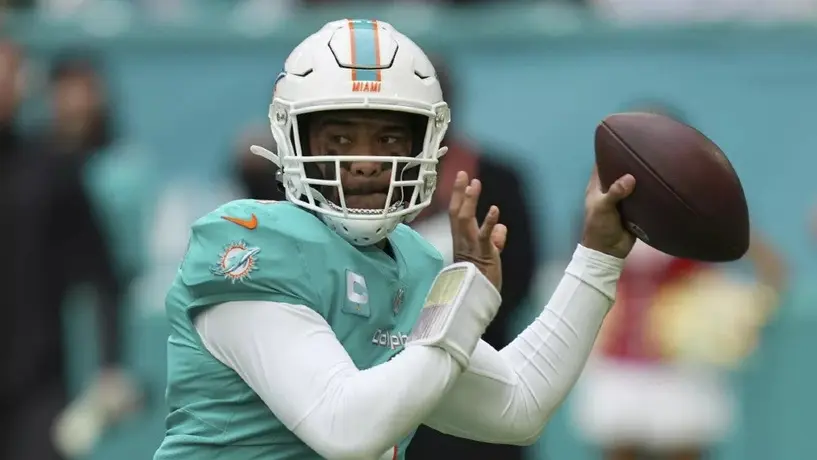 Tua Tagovailoa, perfilado para ser titular con Dolphins en campaña 2023