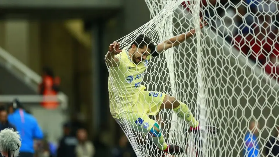 América pintó el Clásico azulcrema al ganar en la casa de Chivas