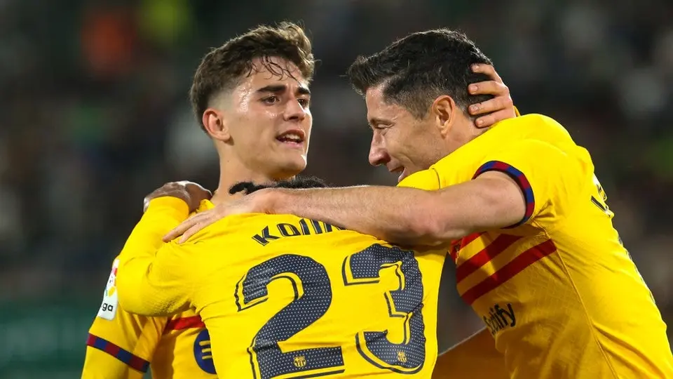 Robert Lewandowski se despacha con doblete en goleada del Barcelona sobre el Elche