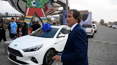 Pachuca: Almada recibió un auto del año como premio al Título del AP2022
