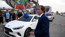 Pachuca: Almada recibió un auto del año como premio al Título del AP2022
