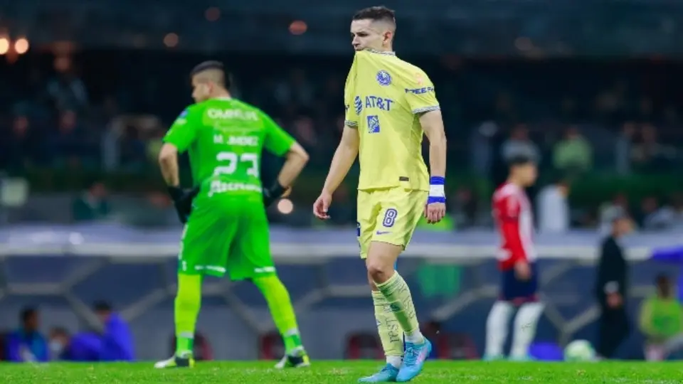 América: Álvaro Fidalgo suspendido dos partidos por expulsión en Clásico Nacional