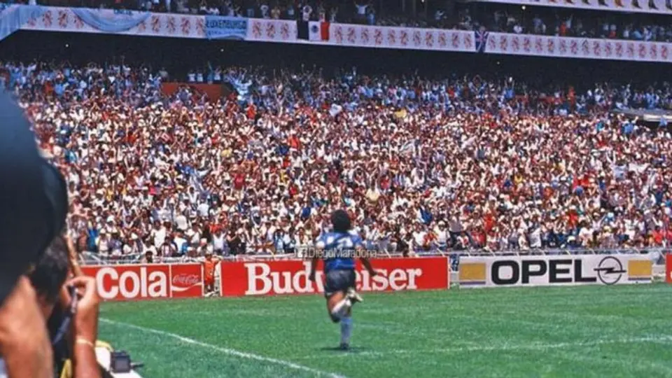 Familia de Maradona 'explotó' ante el hackeo de las cuentas en redes sociales del jugador
