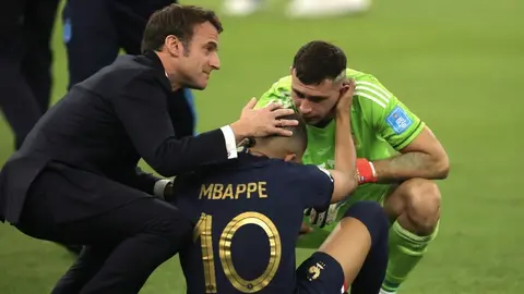 Dibu Martínez sobre Kylian Mbappé: "¿Cómo podría burlarme de él si yo fui su muñeco?