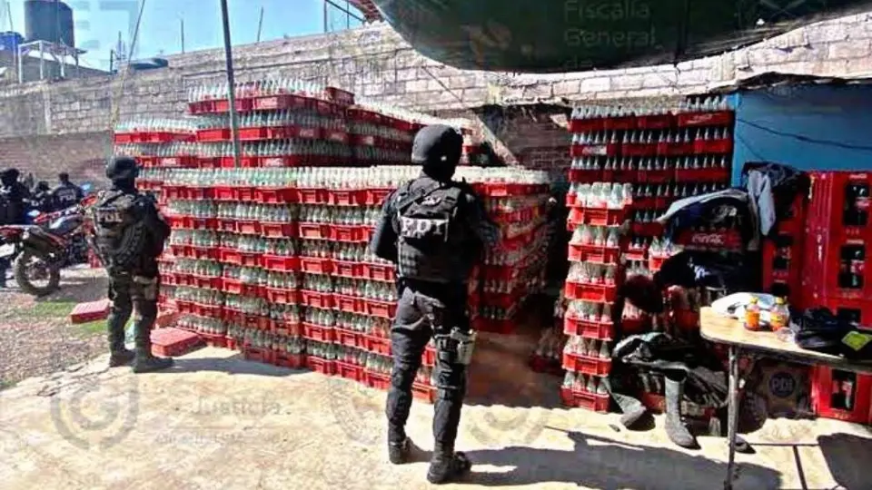 Coca-Cola pirata, en Iztapalapa fue desmantelado un sitio donde clonaban el refresco