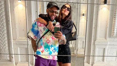 Joana Sanz niega que Dani Alves la haya corrido de su casa, pues la ama: "Está aferrado a mí"