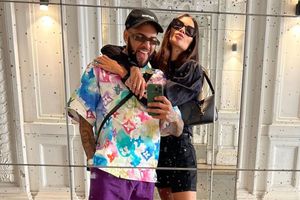 Joana Sanz niega que Dani Alves la haya corrido de su casa, pues la ama: "Está aferrado a mí"