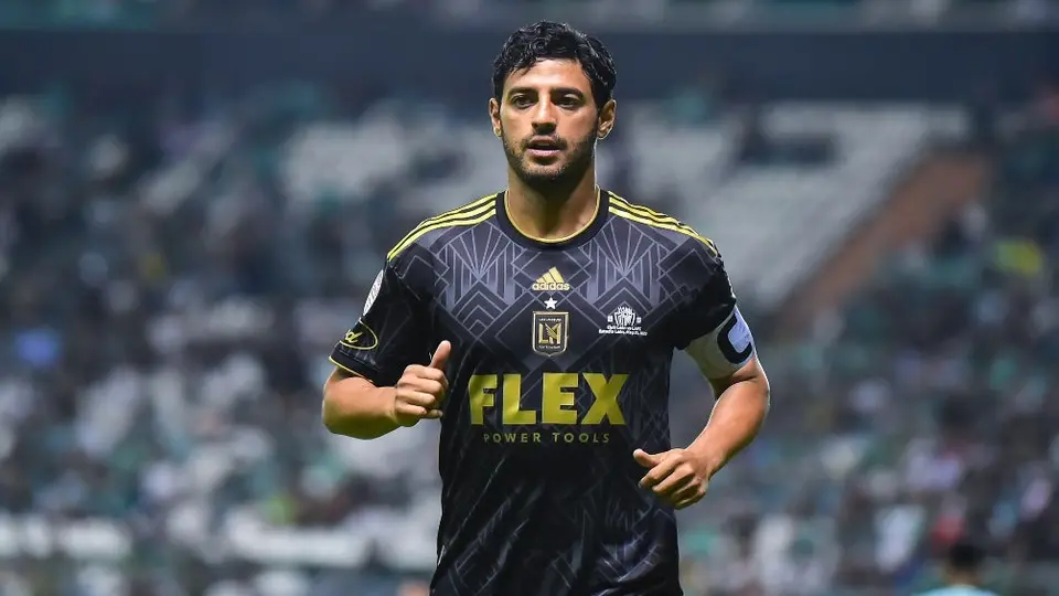 Afición de Léon arremetió contra Carlos Vela durante la Final de Concachampions