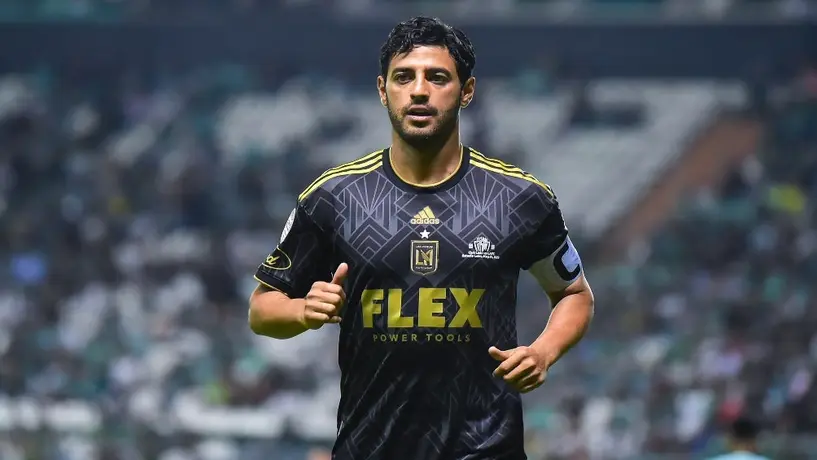 Afición de Léon arremetió contra Carlos Vela durante la Final de Concachampions