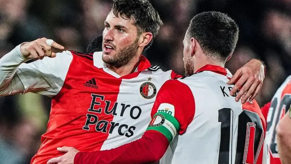 Santi Giménez se queda sin '10' y capitán, Orkun Kökçü se marcha al Benfica