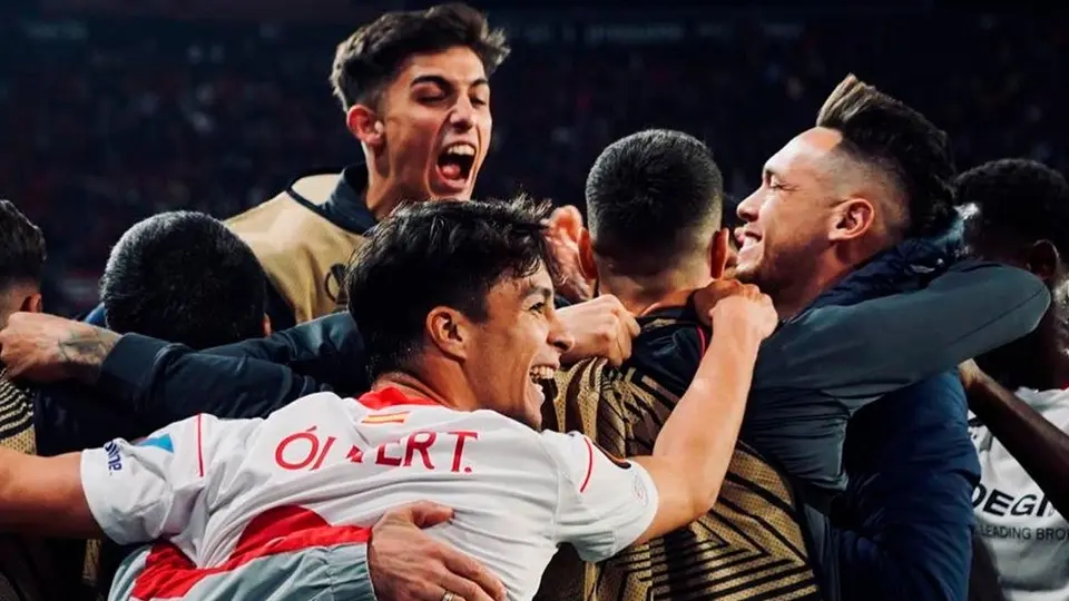 PSV y Erick Gutiérrez, al borde de la eliminación tras ser goleados por Sevilla en Europa League