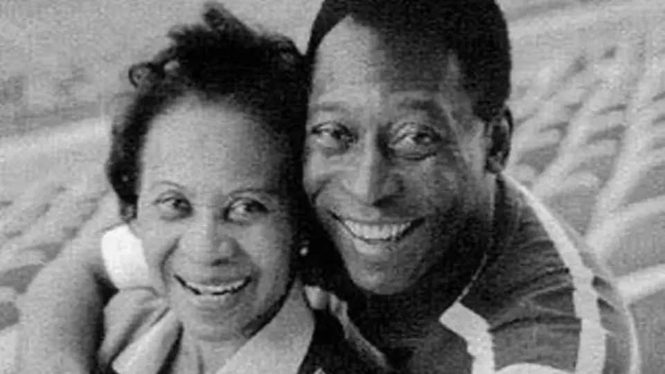 Pelé: La mamá del astro brasileño vive y tiene 100 años de edad