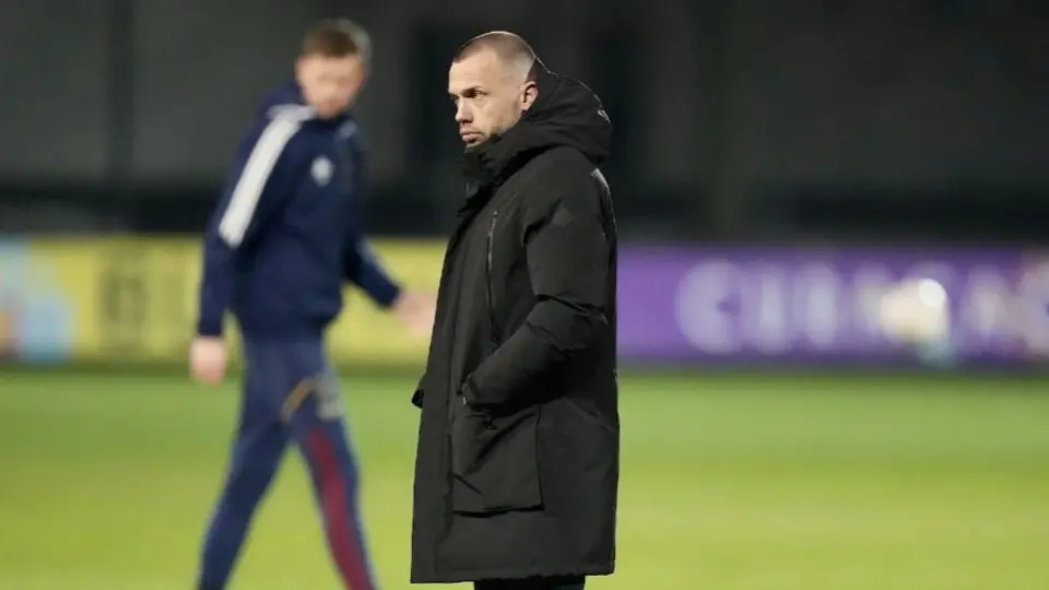 Ajax de Edson Álvarez y Jorge Sánchez sin DT; despidieron a Alfred Schreuder