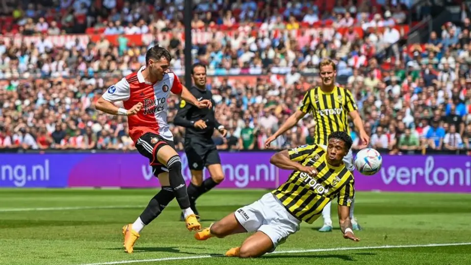 Santiago Giménez: Feyenoord cayó 0-1 ante el Vitesse en la última fecha de la Eredivisie