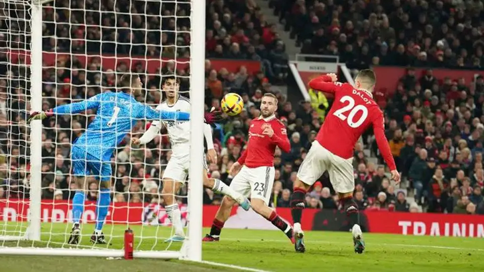Manchester United no pasó del empate ante Leeds y se aleja del subliderato