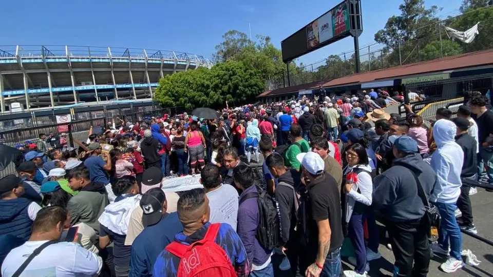 América vs Pumas: Aficionados desatan caos en taquillas del Azteca previo al Clásico Capitalino