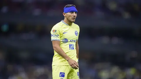 Sebastián Cáceres se negó a salir por lesión del juego ante Rayados; su papá estaba en el estadio