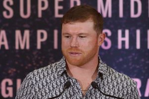 Jair Pereira da su pronóstico: "Canelo noquea en el round siete"