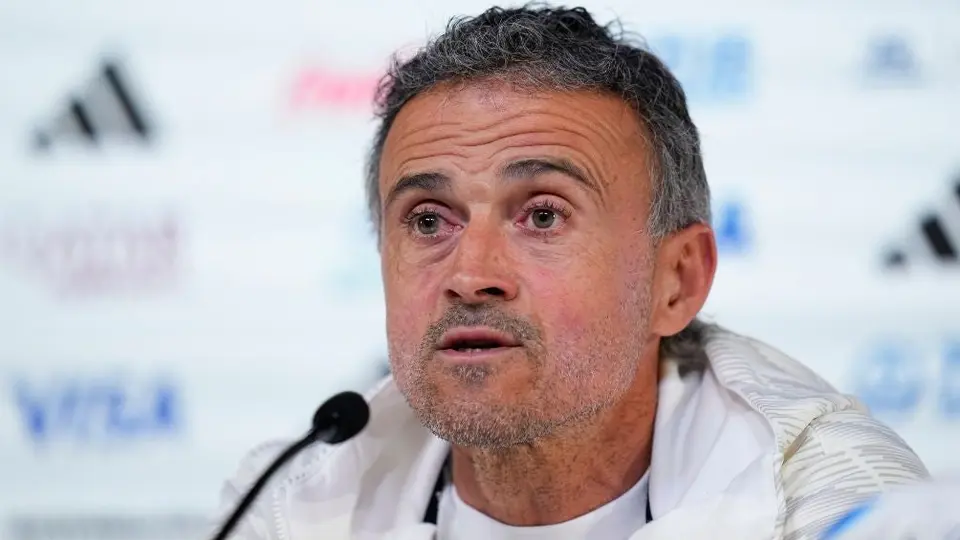 Brasil: CBF quiere a Luis Enrique y Ronaldo sería el intermediario