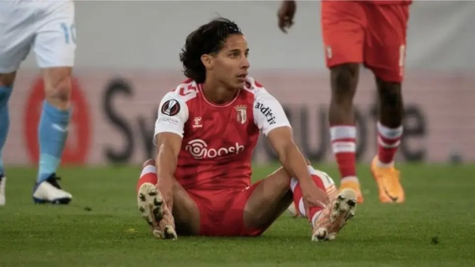 Tigres y Betis esperan la respuesta de Diego Lainez sobre posible fichaje