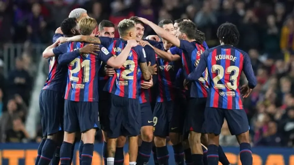 Barcelona: El equipo puso el ejemplo al trasladarse en tren a su partido de visitante