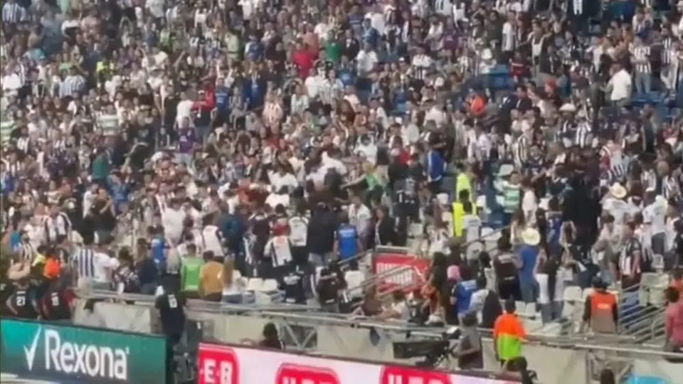 Se presentó conato de bronca en gradas del BBVA en el duelo entre Monterrey y Santos
