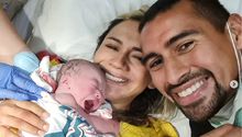 ¡Pato Araujo y Zudikey Rodríguez ya son padres!