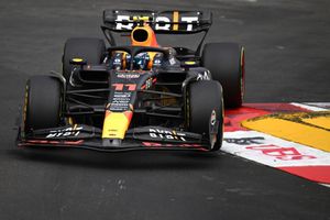 'Checo' Pérez hundido por prensa neerlandesa: "La mayor parte del tiempo es un segundo piloto"