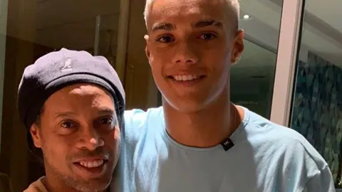 Ronaldinho: Hijo de 'Dinho', a prueba en las juveniles del Barcelona