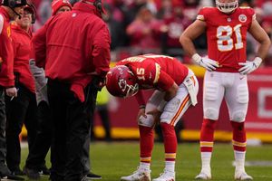 NFL: Patrick Mahomes salió lesionado en el duelo ante Jacksonville