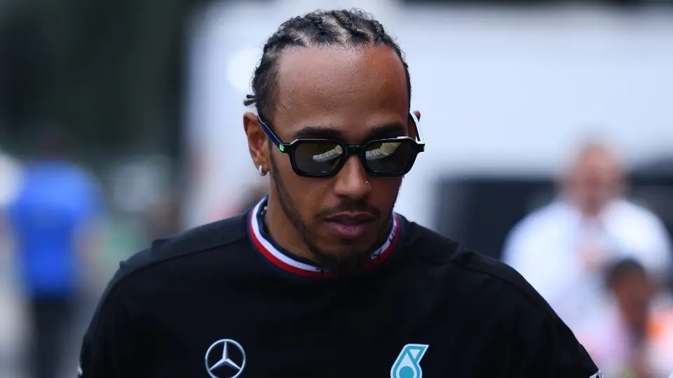 Lewis Hamilton niega acercamientos con Ferrari y espera renovar con Mercedes
