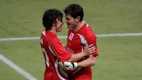 Iker Casillas y Fernando Alonso empiezan una nueva 'rivalidad'