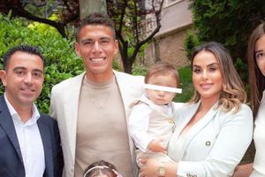 Héctor Moreno hizo padrino de su hijo a Xavi Hernández