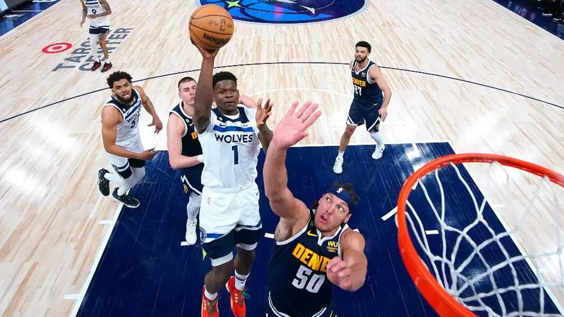 NBA Playoffs: Minnesota evita la barrida y derrota en tiempo extra a Nuggets