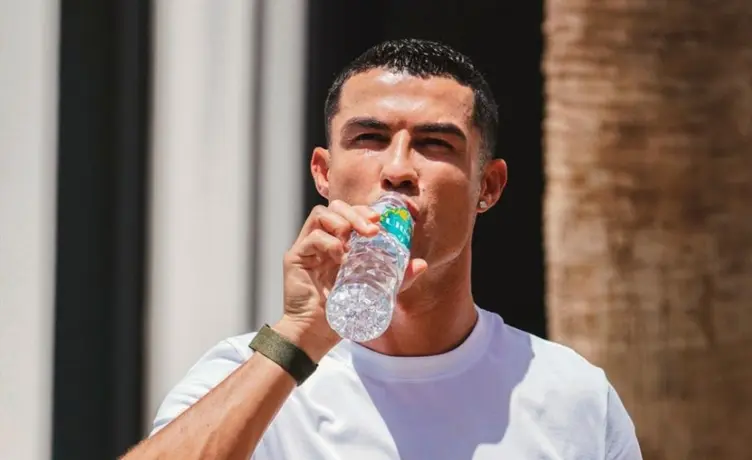 Cristiano Ronaldo presentó Ursu9, su nueva marca de agua