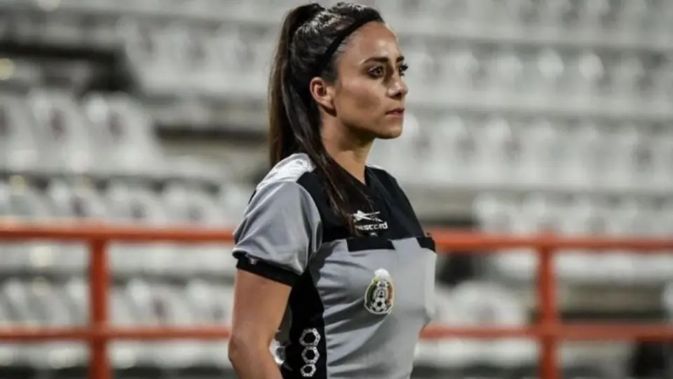 Árbitra que fue expulsada de Liga MX acusa robo de identidad en redes