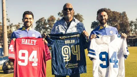 Charles Haley, multicampeón de la NFL, visitó al América en Coapa