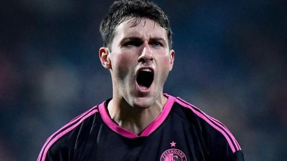 Ajax vs Feyenoord: ¿Cuándo y Dónde Ver en VIVO el juego entre mexicanos?