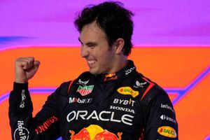 Red Bull le cerró las puertas a Lewis Hamilton y reafirmó a Checo Pérez y Max Verstappen