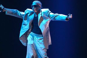 Tigres: Rauw Alejandro se puso la playera del Campeón durante su concierto en Monterrey