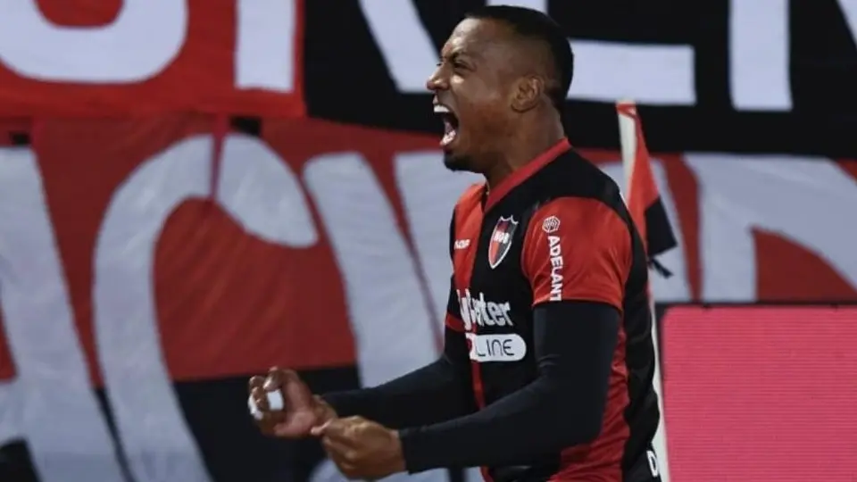 Cruz Azul lanzó oferta por el defensor Willer Ditta