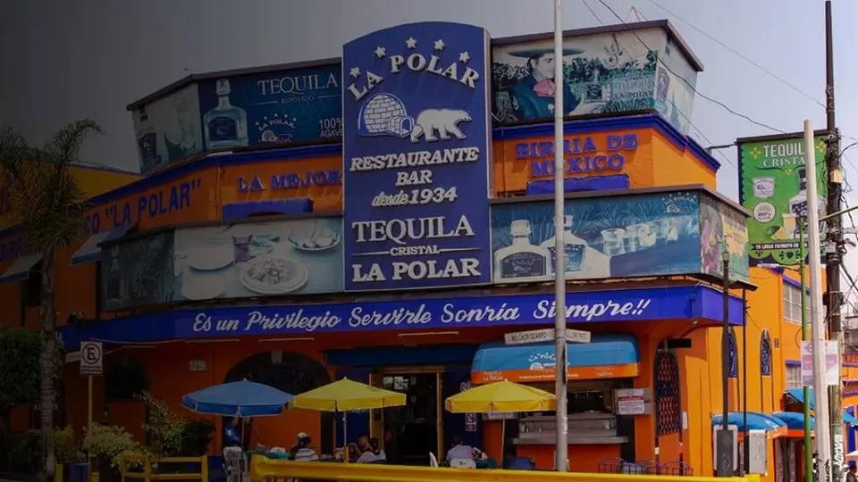 Restaurante La Polar hace fiesta por reapertura y lo clausuran a las tres horas