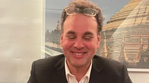 Canelo: David Faitelson se burló de TUDN por aparición de Peso Pluma