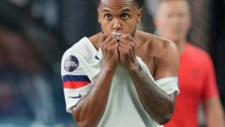 ¡Una locura! Ofrecen 10 mil dólares por el jersey roto de Weston McKennie tras el triunfo de EU