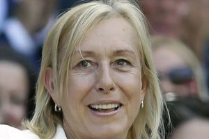 Martina Navratilova dice que está libre de cáncer