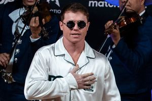 Canelo Álvarez confirma pelea en septiembre; aún no se conoce el rival