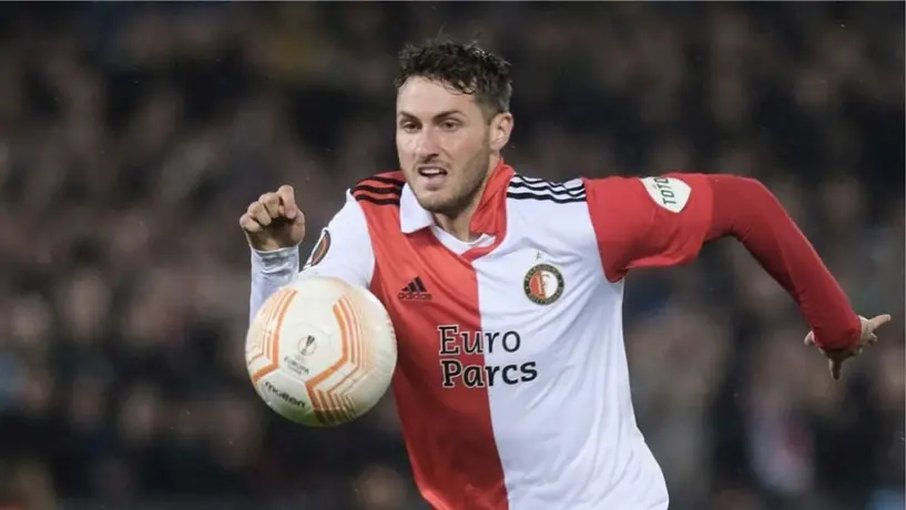 Santi Giménez: Mítico arquero del Real Madrid propone a Santi para sustituir a Benzema; se burlan de él