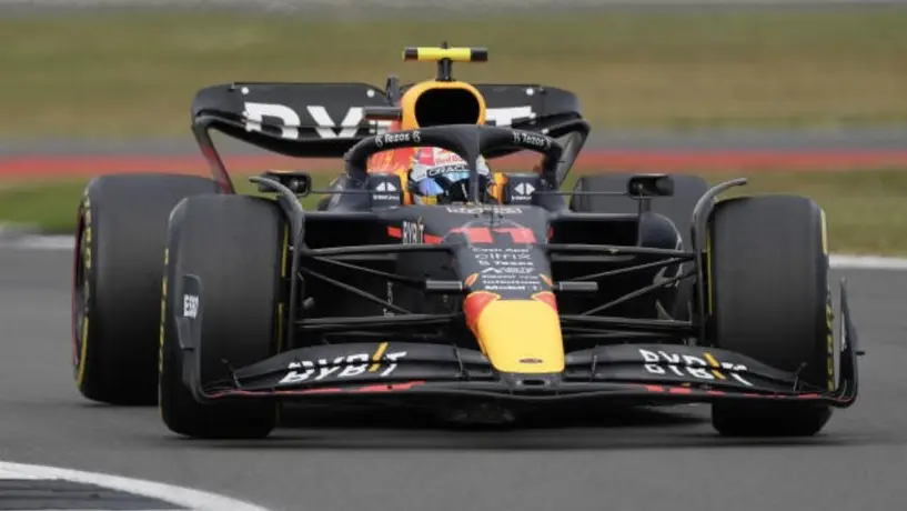 Checo Pérez lideró el último día de pruebas en Baréin con su RB19