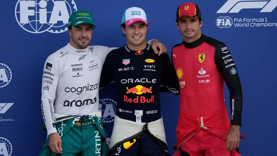 Checo Pérez se burló de Fernando Alonso y Carlos Sainz: '¿Ya son amigos otra vez, cabro...s?'